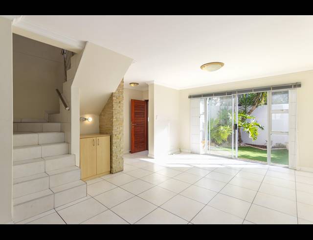 3 BEDROOM APARTMENT FOR SALE IN BLOUBERGRANT
